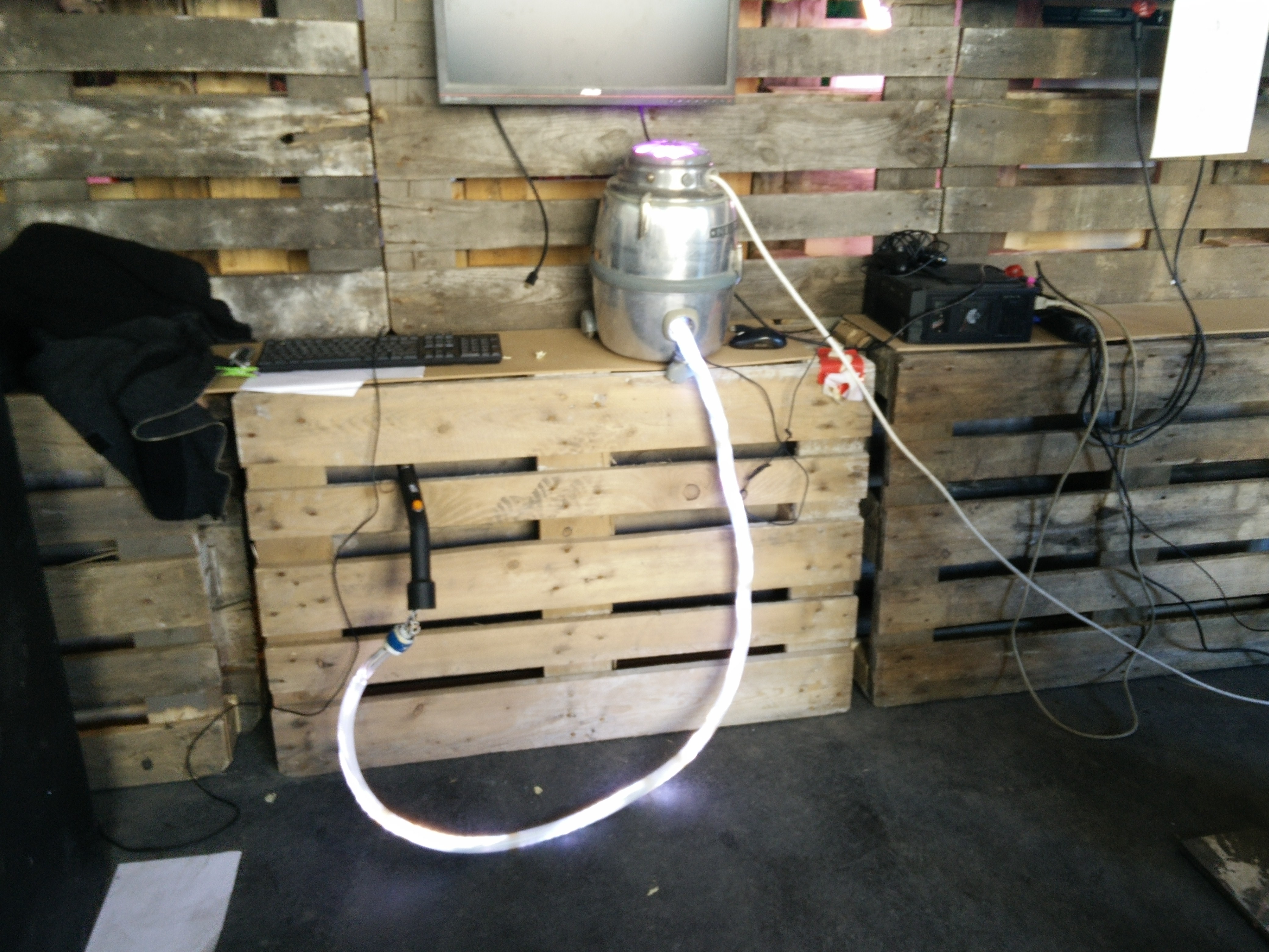 A Game That Has You Vacuum Colors